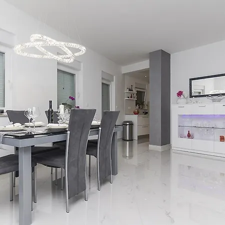 Penthouse Sunset Апартаменти *